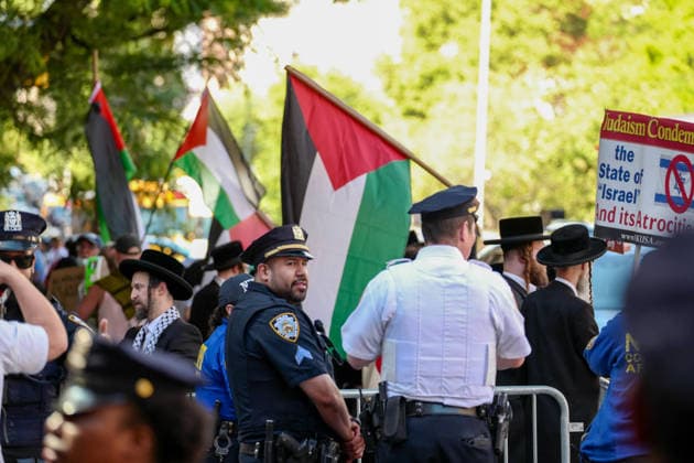 New York, NY- June 1: Activist Group Palestinian Youth Movement Protest No War Criminals in New York City at 583 Park Ave on June 1, 2026 in Manhattan. Credit: Camara AdMedia USA - ZUMAa123 20260601_zaa_a123_017 Copyright: xPorterx