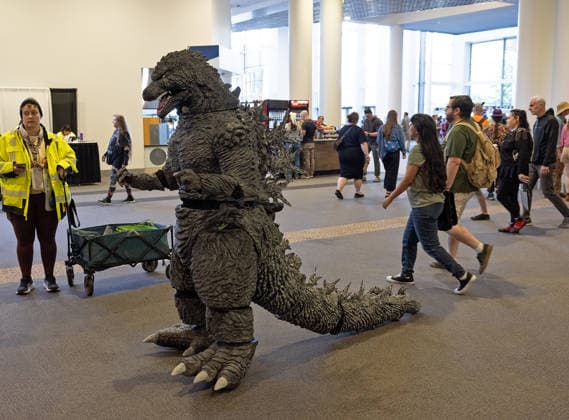 June 1, 2026, Denver, Colorado, USA: Godzilla pays a visa to FAN EXPO Denver at the Colorado Convention Center Sunday afternoon. Denver USA  - ZUMAav4_ 20260601_zaf_av4_019 Copyright: xHectorxAcevedox