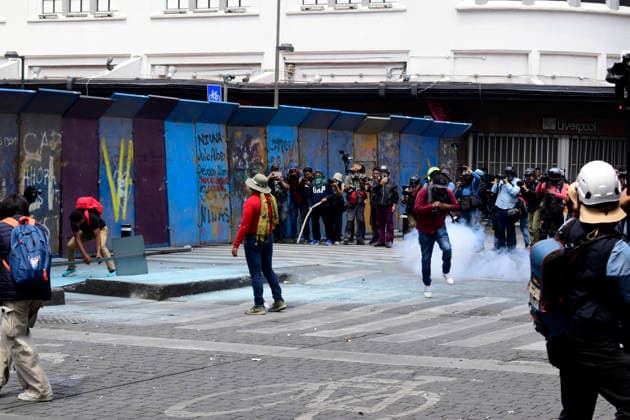 Teachers of the National Coordinator of Education Workers (CNTE) taking part during the national strike demanding a living wage and the repeal of the ISSSTE Law. on June 1, 2026 in Mexico City, Mexico. Mexico City Mexico  - ZUMAe321 20260601_zia_e321_019 Copyright: xLuisxBarronx