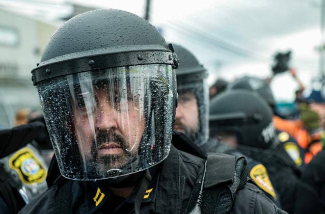 June 1, 2026, Newark, New Jersey, United States: New Jersey Police in riot gear make their way through the crowd while trying to separate Pro-ICE supporters and protesters outside Delaney Hall during a protest. Protests continue to be held daily as detainees at Delaney Hall maintain a hunger and labor strike against current conditions at the facility. Newark United States  - ZUMAs197 20260601_aaa_s197_245 Copyright: xMatthewxHatcherx