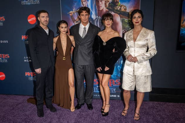 Masters of the Universe Fan Screening, New York, USA - 01 Jun 2026 (L-R) Travis Knight, Camila Mendes, Nicholas Galitzine, Alison Brie and Morena Baccarin attend Masters of the Universe Fan Screening at Regal Times Square on June 1, 2026 in New York City. New York United States Copyright: xRonxAdarx xSOPAxImagesx _radar_motu_20260601_01400