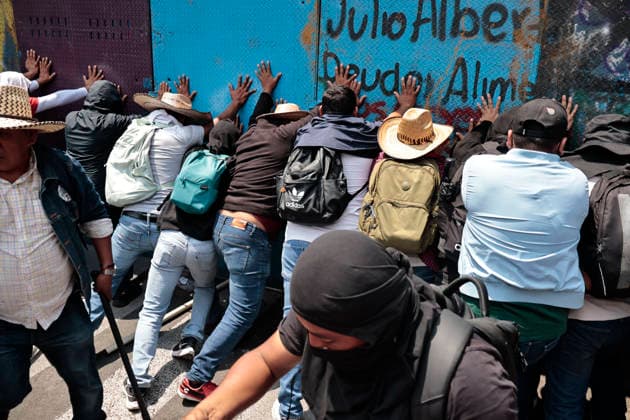 June 1, 2026, Mexico City, Cdmx, Mexico: Teachers from the state of Guerrero, members of the National Coordinator of Education Workers (CNTE), arrived in Mexico City with the intention of entering the ZoÂ³calo. The CNTE teachers marched through several streets, eventually reaching Avenida 20 de Noviembre, where they began damaging a crane belonging to the Secretariat of Citizen Security (SSC). The police had used the crane to try to block the march, but this proved impossible. Just as they reached one of the main entrances to the Plaza de la ConstitucioÂ³n, a confrontation erupted between the teachers and the police. Both sides engaged in aggression; the teachers threw homemade explosives that only made noise and tried unsuccessfully to b  - ZUMAp204 20260601_zip_p204_021 Copyright: xJosuexPerezx