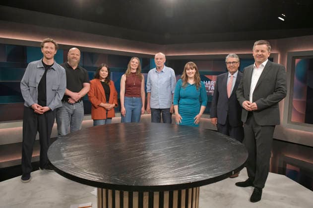 Louis Klamroth, Ingo Hahne, Jasmin Mayer, Deborah Krüger, Torsten Rogge, Ricarda Lang, Sigmar Gabriel und Sven Schulze in der ARD-Talkshow hart aber fair im Studio Adlershof. Berlin, 01.06.2026 *** Louis Klamroth, Ingo Hahne, Jasmin Mayer, Deborah Krüger, Torsten Rogge, Ricarda Lang, Sigmar Gabriel and Sven Schulze on the ARD talk show hart aber fair in Studio Adlershof Berlin, 01 06 2026 Foto:xM.xBehrensx xFuturexImagex hart_fair0106_6501