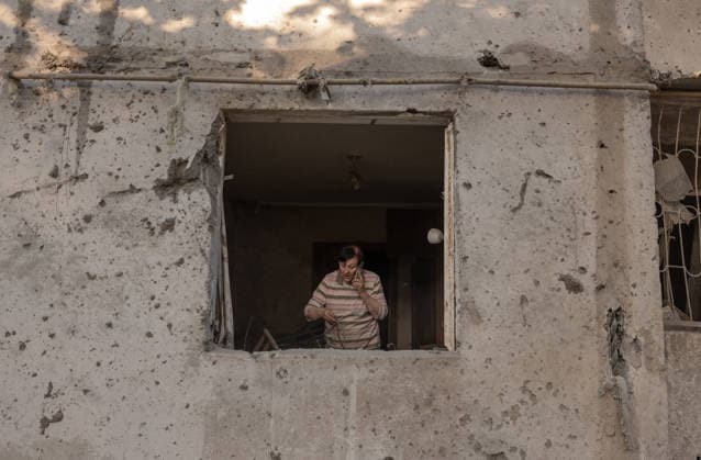 June 2, 2026: A displaced resident inside the destruction of a residential building after a massive missile attack that struck Kyiv, Ukraine on June 2, 2026. - ZUMAj167 20260602_zip_j167_028 Copyright: xSvetxJacquelinex