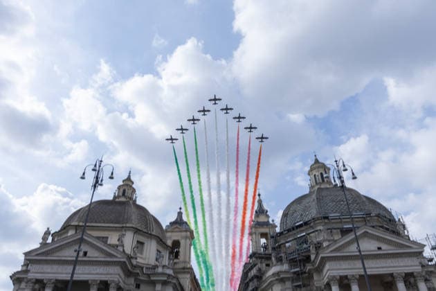 IPA85256514 - Tricolored Arrows pass by at Piazza del Popolo in Rome, marking the 80th anniversary of the Italian Republic  Copyright: xMatteoxNardonex xx 85256514