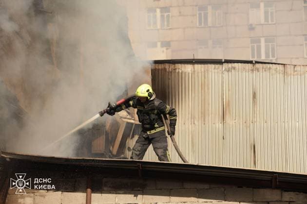 At least 12 dead in Russian attacks on Ukraine s capital, other regions UKRAINE - JUNE 2: (----EDITORIAL USE ONLY – MANDATORY CREDIT - STATE EMERGENCY SERVICE OF UKRAINE HANDOUT - NO MARKETING NO ADVERTISING CAMPAIGNS - DISTRIBUTED AS A SERVICE TO CLIENTS----) Emergency responders and firefighters work amidst smoke and rubble to extinguish fires following an overnight Russian missile and drone attack, in Ukraine on June 2, 2026. At least 12 people were killed and dozens injured in a wave of Russian missile and drone strikes targeting Kyiv and several other Ukrainian regions early Tuesday, according to Ukrainian officials. The number of people injured has risen to 64, while 4 people have been confirmed dead. Rescue operations have been c  Copyright: x2026xAnadoluxStatexEmergencyxServicexofxUkrainex xHandoutx