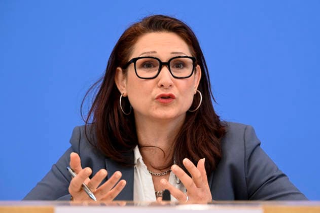ABB BPK- Ferda Ataman, Unabhaengige Bundesbeauftragte fuer Antidiskriminierung Thema Vorstellung Jahresbericht 2025 der Antidiskriminierungsstelle des Bundes auf der BPK Bundespressekonferenz am 02.06.2026 in Berlin Berlin Deutschland *** ABB BPK Ferda Ataman, Independent Federal Commissioner for Anti-Discrimination Topic Presentation of the Annual Report 2025 of the Federal Anti-Discrimination Agency at the BPK Federal Press Conference on 02 06 2026 in Berlin Berlin Germany