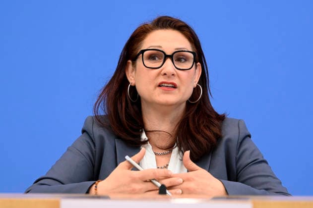 ABB BPK- Ferda Ataman, Unabhaengige Bundesbeauftragte fuer Antidiskriminierung Thema Vorstellung Jahresbericht 2025 der Antidiskriminierungsstelle des Bundes auf der BPK Bundespressekonferenz am 02.06.2026 in Berlin Berlin Deutschland *** ABB BPK Ferda Ataman, Independent Federal Commissioner for Anti-Discrimination Topic Presentation of the Annual Report 2025 of the Federal Anti-Discrimination Agency at the BPK Federal Press Conference on 02 06 2026 in Berlin Berlin Germany