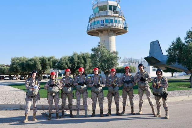 The Princess of Asturias has completed the Basic Parachuting Course at the Méndez Parada Military Parachuting School Group photo of the sub-patrol of which the Princess of Leonor is a member in the basic parachuting course at the Alcantarilla Air Base, in May 2026, in Alcantarilla Murcia PRINCESS LEONOR PARACHUING SCHOOL ARMED FORCES MAY 2026 Casa de S M el Rey 02 06 2026 Alcantarilla Murcia Alcantarilla Murcia Murcia Espana  Copyright: xCasaxdexS.M.xelxReyx 7565567