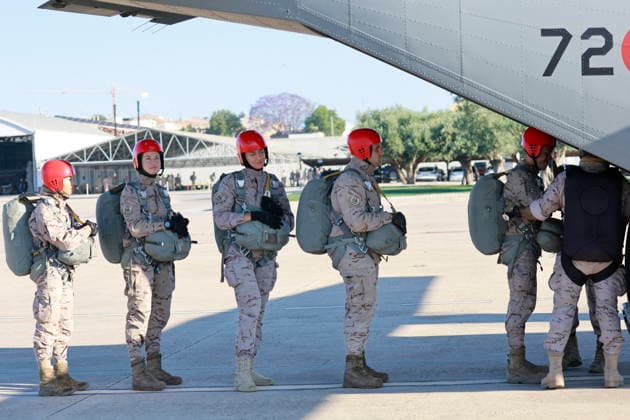 The Princess of Asturias has completed the Basic Parachuting Course at the Méndez Parada Military Parachuting School Boarding the plane from which the Princess of Leonor will make her first parachute jump at the Alcantarilla Air Base, in May 2026, in Alcantarilla Murcia PRINCESS LEONOR PARACHUTING SCHOOL ARMED FORCES MAY 2026 Casa de S M el Rey 02 06 2026 Alcantarilla Murcia Alcantarilla Murcia Murcia Espana  Copyright: xCasaxdexS.M.xelxReyx 7565568
