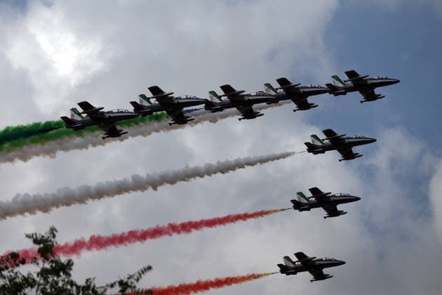 Frecce tricolori marks Italy’s republic day with flyover in Rome ROME, ITALY - JUNE 02: Italian Air Force aerobatic team Frecce Tricolori performs a low-altitude flyover above the Vittorio Emanuele II Monument, leaving green, white and red trails that form the colors of the Italian flag in the sky during Republic Day celebrations marking the 80th anniversary of Italy’s transition from monarchy to republic, in Rome, capital of Italy, on June 02, 2026. Baris Seckin Anadolu Rome Italy. Editorial use only. Please get in touch for any other usage.  Copyright: x2026xAnadoluxBarisxSeckinx