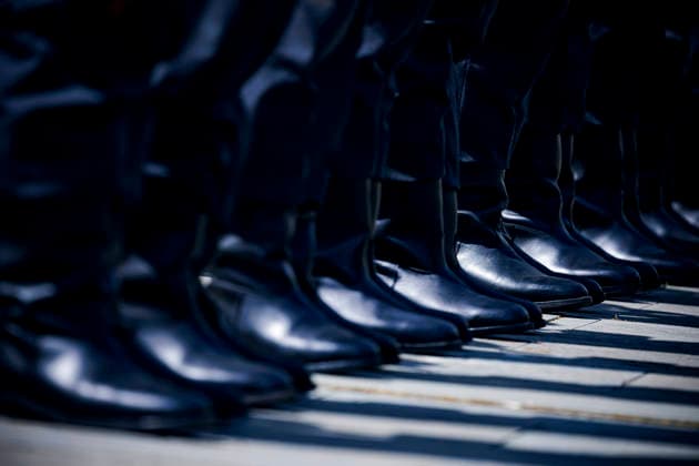 Stiefel von Soldaten des Wachbataillons der Bundeswehr, aufgenommen im Ehrenhof des Bundeskanzleramts. Berlin, 02.06.2026. Berlin Deutschland *** Boots of soldiers of the guard battalion of the Bundeswehr, taken in the courtyard of honor of the Federal Chancellery Berlin, 02 06 2026 Berlin Germany Copyright: xThomasxTrutschelx
