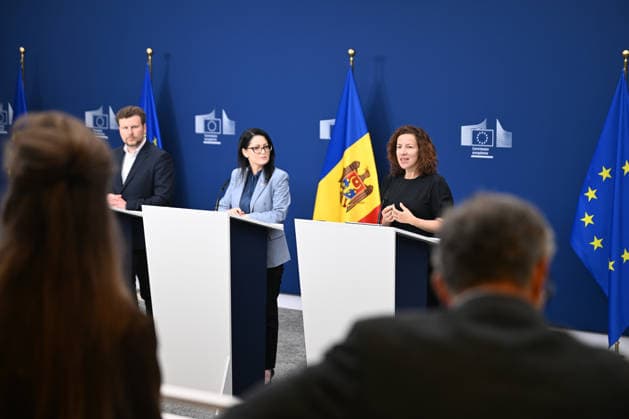 EU and Moldovan officials hold joint press conference in Brussels BRUSSELS, BELGIUM - JUNE 02: European Commission Executive Vice-President for Social Rights and Skills, Quality Jobs and Preparedness Roxana Minzatu (R), Moldova’s Minister of Labour and Social Protection Natalia Plugaru (C), and Moldova’s Minister of Education and Research Dan Perciun (L) deliver a joint press statement in Brussels, Belgium, on June 02, 2026. Dursun Aydemir Anadolu Brussels Belgium. Editorial use only. Please get in touch for any other usage.  Copyright: x2026xAnadoluxDursunxAydemirx