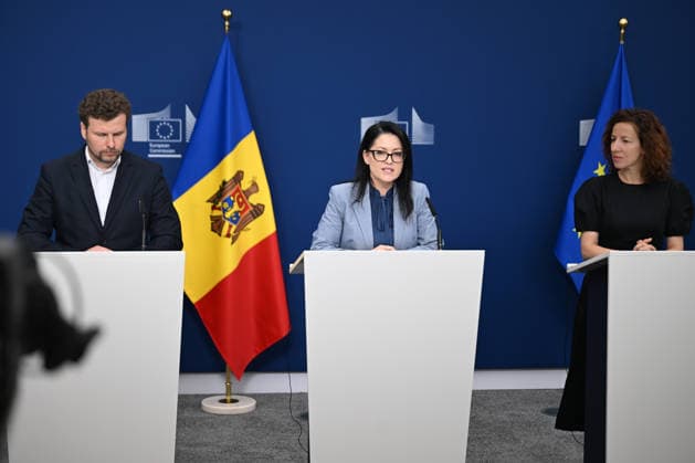 EU and Moldovan officials hold joint press conference in Brussels BRUSSELS, BELGIUM - JUNE 02: European Commission Executive Vice-President for Social Rights and Skills, Quality Jobs and Preparedness Roxana Minzatu (R), Moldova’s Minister of Labour and Social Protection Natalia Plugaru (C), and Moldova’s Minister of Education and Research Dan Perciun (L) deliver a joint press statement in Brussels, Belgium, on June 02, 2026. Dursun Aydemir Anadolu Brussels Belgium. Editorial use only. Please get in touch for any other usage.  Copyright: x2026xAnadoluxDursunxAydemirx