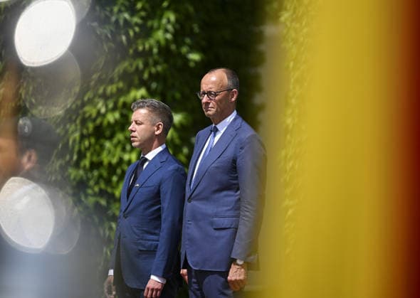 Hungarian Prime Minister Peter Magyar visits Germany BERLIN, GERMANY - JUNE 2: Hungarian Prime Minister Peter Magyar (L) is welcomed with an official ceremony by German Chancellor Friedrich Merz (R) at the Federal Chancellery during his visit to Germany in Berlin, Germany, on June 2, 2026. Halil Sagirkaya Anadolu Berlin Germany. Editorial use only. Please get in touch for any other usage.  Copyright: x2026xAnadoluxHalilxSagirkayax