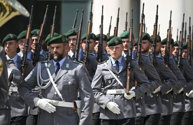 Hungarian Prime Minister Peter Magyar visits Germany BERLIN, GERMANY - JUNE 2: Ceremonial soldiers are seen ready as Hungarian Prime Minister Peter Magyar is welcomed with an official ceremony by German Chancellor Friedrich Merz at the Federal Chancellery during his visit to Germany in Berlin, Germany, on June 2, 2026. Halil Sagirkaya Anadolu Berlin Germany. Editorial use only. Please get in touch for any other usage.  Copyright: x2026xAnadoluxHalilxSagirkayax