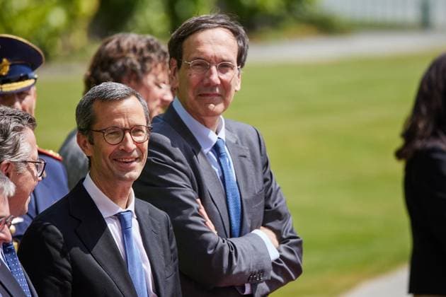 Kanzler Merz empfängt ungarischen Ministerpräsidenten Magyar ** NUR FÜR REDAKTIONELLE ZWECKE ** EDITORIAL USE ONLY **<p>Die Kanzler-Berater Günter Sautter (l) und Levin Holles beim Empfang des ungarischen Ministerpräsidenten Magyar. Deutschland Berlin Berlin Copyright: JoergxCarstensen *** Chancellor Merz receives Hungarian Prime Minister Magyar FOR EDITORIAL PURPOSES ONLY EDITORIAL USE ONLY p Chancellors advisors Günter Sautter l and Levin Holles at the reception of Hungarian Prime Minister Magyar Germany Berlin Berlin Copyright JoergxCarstensen Copyright: JoergxCarstensen doc8642gm5uhclh2oejk2d ,EDITORIAL USE ONLY