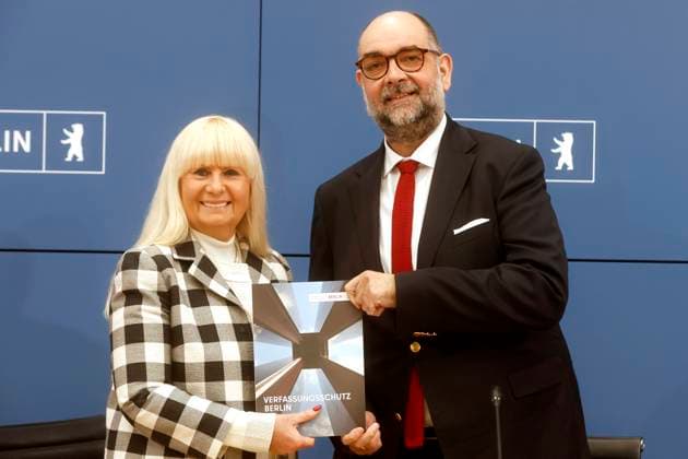 02.06.2026, Iris Spranger, Innensenatorin, Michael Fischer, Leiter der Abteilung Verfassungsschutz, Vorstellung des Verfassungsschutzbericht 2025, in der Pressekonferenz nach der Sitzung des Berliner Senat, PK im Roten Rathaus in Berlin, Senatspressekonferenz, Berlin Deutschland, Germany *** 02 06 2026, Iris Spranger, Senator of the Interior, Michael Fischer, Head of the Department for the Protection of the Constitution, Presentation of the 2025 Report on the Protection of the Constitution, at the press conference after the meeting of the Berlin Senate, PK in the Rotes Rathaus in Berlin, Senate press conference, Berlin Germany, Germany
