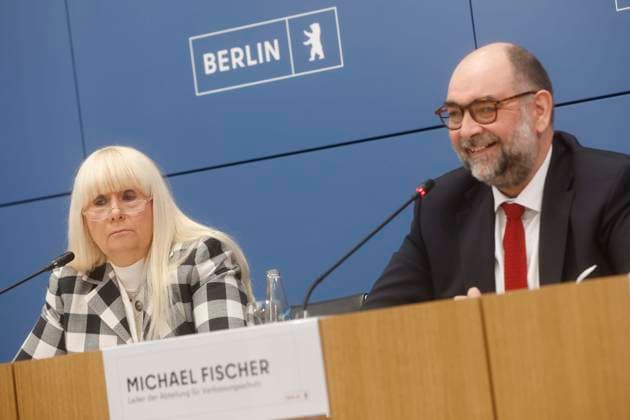 02.06.2026, Iris Spranger, Innensenatorin, Michael Fischer, Leiter der Abteilung Verfassungsschutz, Vorstellung des Verfassungsschutzbericht 2025, in der Pressekonferenz nach der Sitzung des Berliner Senat, PK im Roten Rathaus in Berlin, Senatspressekonferenz, Berlin Deutschland, Germany *** 02 06 2026, Iris Spranger, Senator of the Interior, Michael Fischer, Head of the Department for the Protection of the Constitution, Presentation of the 2025 Report on the Protection of the Constitution, at the press conference after the meeting of the Berlin Senate, PK in the Rotes Rathaus in Berlin, Senate press conference, Berlin Germany, Germany