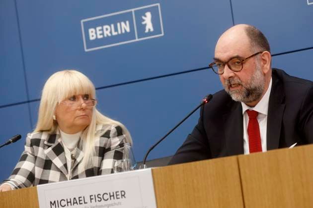 02.06.2026, Iris Spranger, Innensenatorin, Michael Fischer, Leiter der Abteilung Verfassungsschutz, Vorstellung des Verfassungsschutzbericht 2025, in der Pressekonferenz nach der Sitzung des Berliner Senat, PK im Roten Rathaus in Berlin, Senatspressekonferenz, Berlin Deutschland, Germany *** 02 06 2026, Iris Spranger, Senator of the Interior, Michael Fischer, Head of the Department for the Protection of the Constitution, Presentation of the 2025 Report on the Protection of the Constitution, at the press conference after the meeting of the Berlin Senate, PK in the Rotes Rathaus in Berlin, Senate press conference, Berlin Germany, Germany