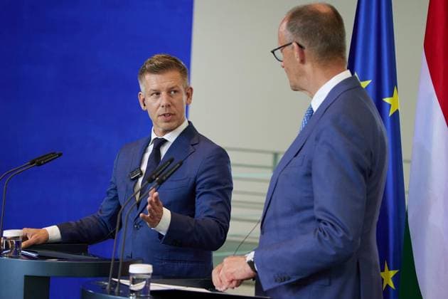 Kanzler Merz empfängt ungarischen Ministerpräsidenten Magyar ** NUR FÜR REDAKTIONELLE ZWECKE ** EDITORIAL USE ONLY **<p>Bundeskanzler Friedrich Merz und der ungarische Ministerpräsident Peter Magyar geben eine gemeinsame Pressekonferenz im Kanzleramt. Deutschland Berlin Berlin Copyright: JoergxCarstensen *** Chancellor Merz receives Hungarian Prime Minister Magyar FOR EDITORIAL PURPOSES ONLY EDITORIAL USE ONLY p German Chancellor Friedrich Merz and Hungarian Prime Minister Peter Magyar hold a joint press conference at the Chancellery Germany Berlin Berlin Copyright JoergxCarstensen Copyright: JoergxCarstensen doc8643dy02m3o18sxjkjk0 ,EDITORIAL USE ONLY