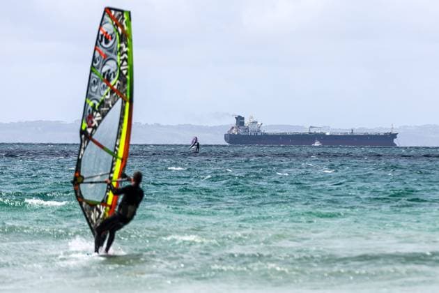 TAGOR PHOTOPQR LE TELEGRAMME Lionel Le Saux CROZON 02 06 2026 CROZON 29 le petrolier Tagor, soupconne de faire partie de la flotille fantome russe, au mouillage ici devant la plage de lAber a Crozon ou des veliplanchistes sont présents Crozon, France, june 2nd 2026 The Russian oil tanker TAGOR, presented as a ship of the Russian ghost fleet, and seized by the French Navy off the Atlantic coast CROZON France  Copyright: xPHOTOPQR LExTELEGRAMME MAXPPPxLionelxLexSauxx 20260602TGB8940 20260602TGB8979