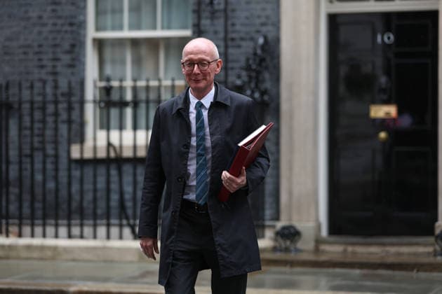 Cabinet Meeting in Downing Street in London LONDON, UNITED KINGDOM - JUNE 02: Secretary of State for Work and Pensions Pat McFadden leaves Downing Street after the weekly Cabinet meeting in London, United Kingdom on June 02, 2026. Zeynep Demir Anadolu London United Kingdom. Editorial use only. Please get in touch for any other usage.  Copyright: x2026xAnadoluxZeynepxDemirx