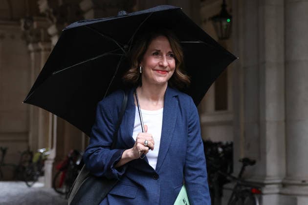 Cabinet Meeting in Downing Street in London LONDON, UNITED KINGDOM - JUNE 02: Secretary of State for Science, Innovation and Technology Liz Kendall leaves Downing Street after the weekly Cabinet meeting in London, United Kingdom on June 02, 2026. Zeynep Demir Anadolu London United Kingdom. Editorial use only. Please get in touch for any other usage.  Copyright: x2026xAnadoluxZeynepxDemirx