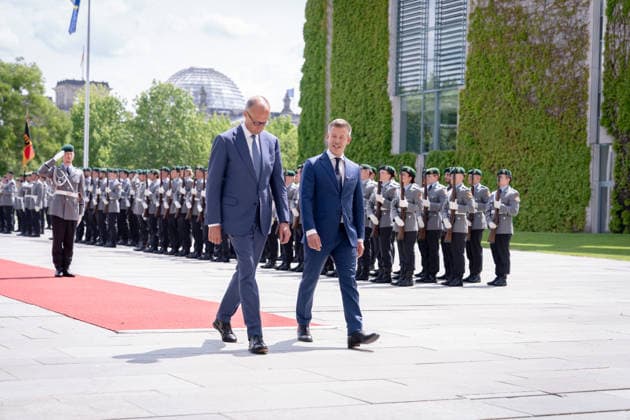 Friedrich Merz, Bundeskanzler, Ministerpräsident, Péter Magyar Berlin, Bundeskanzleramt, Militärische Ehren, Friedrich Merz, Bundeskanzler, Ministerpräsident, Ungarn, Péter Magyar Berlin Berlin GER *** Friedrich Merz, Federal Chancellor, Prime Minister, Péter Magyar Berlin, Federal Chancellery, Military Honors, Friedrich Merz, Federal Chancellor, Prime Minister, Hungary, Péter Magyar Berlin Berlin GER