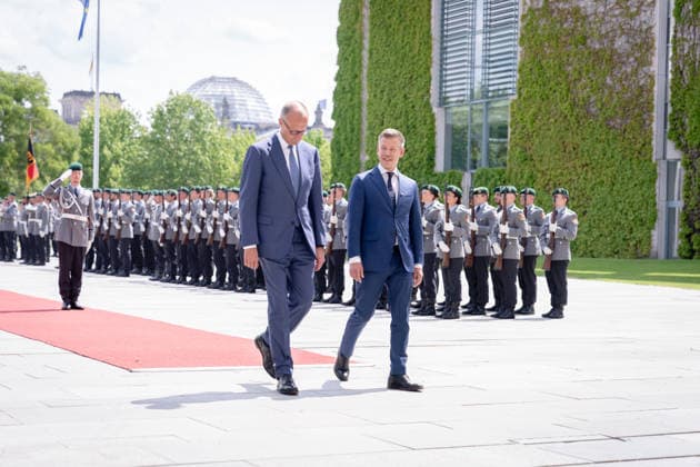 Friedrich Merz, Bundeskanzler, Ministerpräsident, Péter Magyar Berlin, Bundeskanzleramt, Militärische Ehren, Friedrich Merz, Bundeskanzler, Ministerpräsident, Ungarn, Péter Magyar Berlin Berlin GER *** Friedrich Merz, Federal Chancellor, Prime Minister, Péter Magyar Berlin, Federal Chancellery, Military Honors, Friedrich Merz, Federal Chancellor, Prime Minister, Hungary, Péter Magyar Berlin Berlin GER