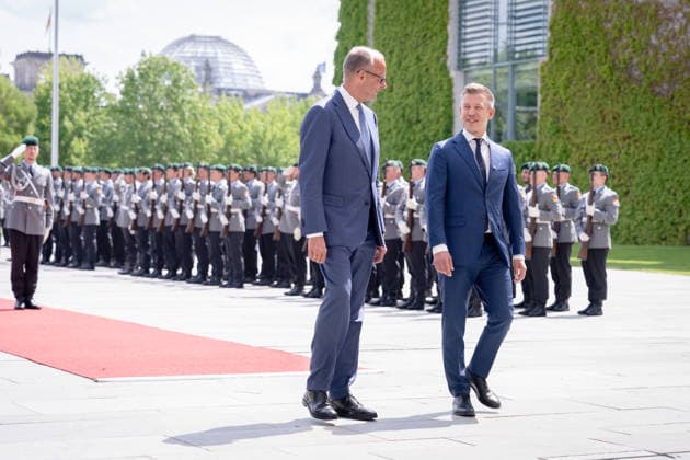 Friedrich Merz, Bundeskanzler, Ministerpräsident, Péter Magyar Berlin, Bundeskanzleramt, Militärische Ehren, Friedrich Merz, Bundeskanzler, Ministerpräsident, Ungarn, Péter Magyar Berlin Berlin GER *** Friedrich Merz, Federal Chancellor, Prime Minister, Péter Magyar Berlin, Federal Chancellery, Military Honors, Friedrich Merz, Federal Chancellor, Prime Minister, Hungary, Péter Magyar Berlin Berlin GER