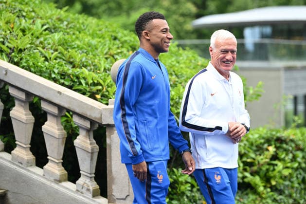 French President Emmanuel Macron Visits National Football Centre Ahead of 2026 FIFA World Cup Kylian Mbappe and French head coach Didier Deschamps French President Emmanuel Macron and First Lady Brigitte Macron visit the National Football Centre in Clairefontaine, near Paris, on June 2, 2026. Ahead of the 2026 FIFA World Cup, the President met players and coaching staff of the France men’s national football team to express his support. He also met members of the France women’s national team as they prepared for upcoming FIFA Women’s World Cup 2027 qualifying matches. Photo by Jeanne Accorsini Pool ABACAPRESS.COM Clairefontaine France  Copyright: xAccorsinixJeanne Pool ABACAx