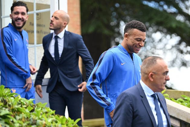 French President Emmanuel Macron Visits National Football Centre Ahead of 2026 FIFA World Cup French President Emmanuel Macron and First Lady Brigitte Macron visit the National Football Centre in Clairefontaine, near Paris, on June 2, 2026. Ahead of the 2026 FIFA World Cup, the President met players and coaching staff of the France men’s national football team to express his support. He also met members of the France women’s national team as they prepared for upcoming FIFA Women’s World Cup 2027 qualifying matches. Photo by Jeanne Accorsini Pool ABACAPRESS.COM Clairefontaine France  Copyright: xAccorsinixJeanne Pool ABACAx