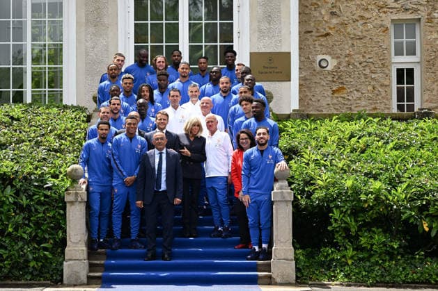 French President Emmanuel Macron Visits National Football Centre Ahead of 2026 FIFA World Cup Family photo French President Emmanuel Macron and First Lady Brigitte Macron visit the National Football Centre in Clairefontaine, near Paris, on June 2, 2026. Ahead of the 2026 FIFA World Cup, the President met players and coaching staff of the France men’s national football team to express his support. He also met members of the France women’s national team as they prepared for upcoming FIFA Women’s World Cup 2027 qualifying matches. Photo by Jeanne Accorsini Pool ABACAPRESS.COM Clairefontaine France  Copyright: xAccorsinixJeanne Pool ABACAx