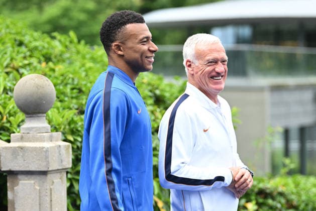 French President Emmanuel Macron Visits National Football Centre Ahead of 2026 FIFA World Cup Kylian Mbappe and French head coach Didier Deschamps French President Emmanuel Macron and First Lady Brigitte Macron visit the National Football Centre in Clairefontaine, near Paris, on June 2, 2026. Ahead of the 2026 FIFA World Cup, the President met players and coaching staff of the France men’s national football team to express his support. He also met members of the France women’s national team as they prepared for upcoming FIFA Women’s World Cup 2027 qualifying matches. Photo by Jeanne Accorsini Pool ABACAPRESS.COM Clairefontaine France  Copyright: xAccorsinixJeanne Pool ABACAx