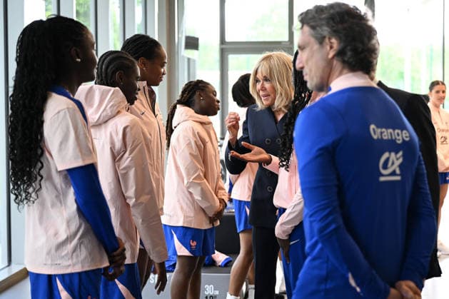 French President Emmanuel Macron Visits National Football Centre Ahead of 2026 FIFA World Cup French President Emmanuel Macron and First Lady Brigitte Macron visit the National Football Centre in Clairefontaine, near Paris, on June 2, 2026. Ahead of the 2026 FIFA World Cup, the President met players and coaching staff of the France men’s national football team to express his support. He also met members of the France women’s national team as they prepared for upcoming FIFA Women’s World Cup 2027 qualifying matches. Photo by Jeanne Accorsini Pool ABACAPRESS.COM Clairefontaine France  Copyright: xAccorsinixJeanne Pool ABACAx