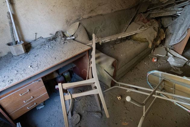 Dust and debris cover furniture in an apartment of a nine-storey residential building in the Podilskyi district, damaged by a massive Russian missile and drone attack, Kyiv, Ukraine, on 2 June 2026. The overnight strike killed six people and injured 79, including three children, in the Ukrainian capital. In the Podilskyi district, residential buildings, a garage cooperative, a communal enterprise, and a four-storey educational institution sustained damage as a result of the attack. (Photo by Kyrylo Chubotin Ukrinform) Aftermath of Russian overnight attack in Kyiv’s Podilskyi district  Copyright: xKirillxChubotinx