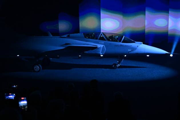 LINKÖPING, SVERIGE 20260602 Det första tvasitsiga exemplaret av stridsflygplanet JAS Gripen F levererades till Brasilien pa Linköping-Saabs flygplats under tisdagen. Redan 2014 tecknade Brasilien kontrakt med svenska Saab om att köpa 36 stycken Jas 39 Gripen-plan. LINKÖPING SVERIGE x10030x *** LINKÖPING, SWEDEN 20260602 The first two-seater JAS Gripen F fighter aircraft was delivered to Brazil at Linköping Saab Airport on Tuesday Already in 2014, Brazil signed a contract with Swedish Saab to purchase 36 Jas 39 Gripen aircraft LINKÖPING SWEDEN x10030x  Copyright: xJonasxEkströmer TTx JAS GRIPEN F BRASILIEN 3pg47yXOBZM