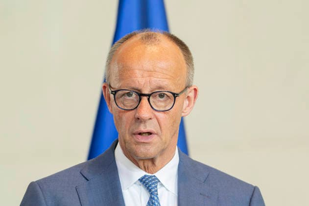 Friedrich Merz EUR, Deutschland, Berlin, 02.06.2026: Pressekonferenz nach den Gespächen. Bundeskanzler Friedrich Merz (CDU) empfängt den ungarischen Ministerpräsidenten Peter Magyar im Bundeskanzleramt mit militärischen Ehren und zu einem bilateralen Gespräch. *** Friedrich Merz EUR, Germany, Berlin, 02 06 2026 Press conference after the talks Federal Chancellor Friedrich Merz CDU receives Hungarian Prime Minister Peter Magyar at the Federal Chancellery with military honors and for bilateral talks