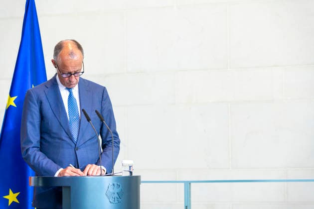 Friedrich Merz EUR, Deutschland, Berlin, 02.06.2026: Pressekonferenz nach den Gespächen. Bundeskanzler Friedrich Merz (CDU) empfängt den ungarischen Ministerpräsidenten Peter Magyar im Bundeskanzleramt mit militärischen Ehren und zu einem bilateralen Gespräch. *** Friedrich Merz EUR, Germany, Berlin, 02 06 2026 Press conference after the talks Federal Chancellor Friedrich Merz CDU receives Hungarian Prime Minister Peter Magyar at the Federal Chancellery with military honors and for bilateral talks