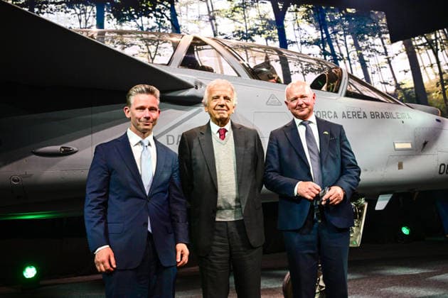 Micael Johansson, President and CEO of SAAB, at a press conference when the first JAS Gripen F fighter aircraft was delivered to Brazil at Linköping-Saab Airport on Tuesday. Back in 2014, Brazil signed a contract with Sweden s Saab to buy 36 Jas 39 Gripen planes. Linköping, Sweden 2 June 2026. LINKÖPING SWEDEN x10030x *** Micael Johansson, President and CEO of SAAB, at a press conference when the first JAS Gripen F fighter aircraft was delivered to Brazil at Linköping Saab Airport on Tuesday Back in 2014, Brazil signed a contract with Sweden s Saab to buy 36 Jas 39 Gripen planes Linköping, Sweden 2 June 2026 LINKÖPING SWEDEN x10030x  Copyright: xJonasxEkströmer TTx JAS GRIPEN F TO BRAZIL Wyi21ON_ofg