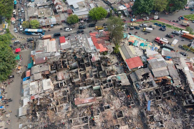 Aftermath Fire In Jakarta Smoldering debris and gutted structures are seen in the aftermath of a fire that swept through a residential area in Kemayoran, Central Jakarta, Indonesia, on June 2, 2026. Emergency crews and residents remain on the scene assessing the damage. Jakarta Jakarta Indonesia  Copyright: xDonalxHusnix originalFilename: husni-aftermat260602_npboo.jpg