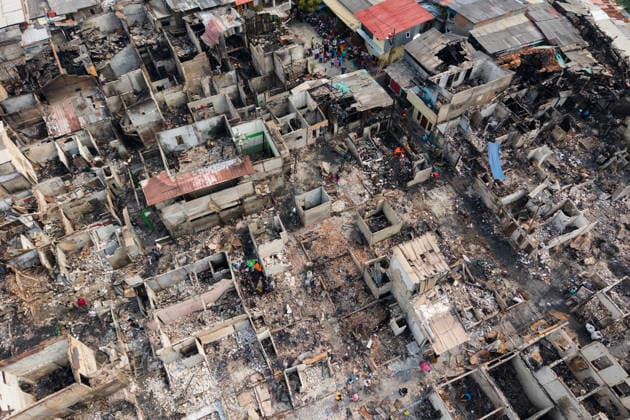 Aftermath Fire In Jakarta Smoldering debris and gutted structures are seen in the aftermath of a fire that swept through a residential area in Kemayoran, Central Jakarta, Indonesia, on June 2, 2026. Emergency crews and residents remain on the scene assessing the damage. Jakarta Jakarta Indonesia  Copyright: xDonalxHusnix originalFilename: husni-aftermat260602_npveA.jpg