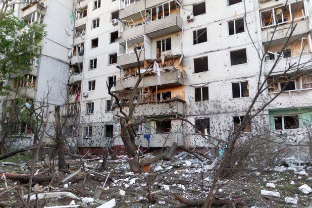 Aftermath of Russian overnight attack in Kyiv™s Podilskyi district A nine-storey apartment building in the Podilskyi district is damaged by a massive Russian missile and drone attack, Kyiv, Ukraine, on 2 June 2026. The overnight strike killed six people and injured 79, including three children, in the Ukrainian capital. In the Podilskyi district, residential buildings, a garage cooperative, a communal enterprise, and a four-storey educational institution sustained damage as a result of the attack., Credit:Kirill Chubotin Ukrinform Avalon Ukraine, Kyiv  Copyright: xKirillxChubotinx xUkrinformx xAvalonx 1107309750