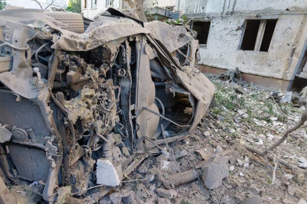 Aftermath of Russian overnight attack in Kyiv™s Podilskyi district A car lies on its side outside a nine-storey apartment building in the Podilskyi district, damaged by a massive Russian missile and drone attack, Kyiv, Ukraine, on 2 June 2026. The overnight strike killed six people and injured 79, including three children, in the Ukrainian capital. In the Podilskyi district, residential buildings, a garage cooperative, a communal enterprise, and a four-storey educational institution sustained damage as a result of the attack., Credit:Kirill Chubotin Ukrinform Avalon Ukraine, Kyiv  Copyright: xKirillxChubotinx xUkrinformx xAvalonx 1107309818