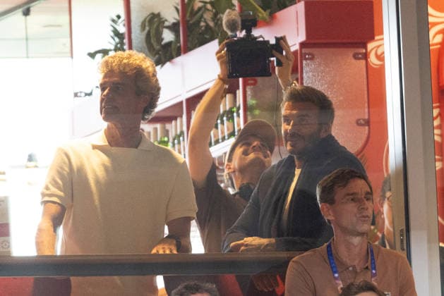 David Beckham and Gustavo Kuerten deep in conversation during the 2026 French Open at Roland Garros, in Paris, France, on June 2, 2026 Jacovides Moreau Bestimage David Beckham and Gustavo Kuerten deep in conversation during the 2026 French Open at Roland Garros, in Paris, France, on June 2, 2026 Paris France  Copyright: xJACOVIDES-BORDE-MOREAUx xBESTIMAGExJACOVIDES-BORDE-MOREAUx xBESTIMAGEx