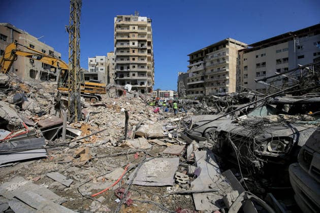 June 2, 2026, Beirut, Beirut, Lebanon: Members of Islamic Association inspect demolished buildings that were targeted by Israeli air strikes in the vicinity of Jabal Amel Hospital in the southern Lebanese port city of Tyre. Clashes have continued in southern Lebanon despite Israel and Hezbollah accepting a US plan for a partial ceasefire. President Donald Trump said he had spoken to both sides and they agreed that all shooting will stop , after Iran warned Israeli military actions in Lebanon were a threat to the US-Iran ceasefire. Photo: dpa Beirut Lebanon  - ZUMAn313 20260602_zip_n313_010 Copyright: xMarwanxNaamanix