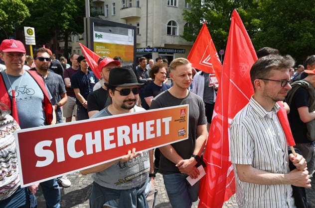Protest rally by employees of IAV in Berlin BERLIN, GERMANY - JUNE 02: Employees of automotive development services provider IAV take part in a protest rally against job cuts and the closure of parts of the company’s facilities in Berlin, on June 02,2026. Employees at IAV are protesting planned job cuts in Germany expected by mid-2027, including the effective closure of the company’s Berlin site, which would impact around 1,250 employees, according to local media. Vladimir Sindeyev Anadolu Berlin Germany. Editorial use only. Please get in touch for any other usage.  Copyright: x2026xAnadoluxVladimirxSindeyevx