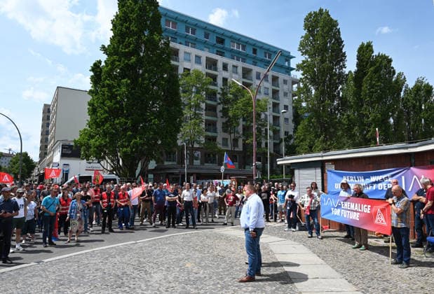Protest rally by employees of IAV in Berlin BERLIN, GERMANY - JUNE 02: Employees of automotive development services provider IAV take part in a protest rally against job cuts and the closure of parts of the company’s facilities in Berlin, on June 02,2026. Employees at IAV are protesting planned job cuts in Germany expected by mid-2027, including the effective closure of the company’s Berlin site, which would impact around 1,250 employees, according to local media. Vladimir Sindeyev Anadolu Berlin Germany. Editorial use only. Please get in touch for any other usage.  Copyright: x2026xAnadoluxVladimirxSindeyevx