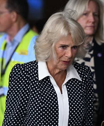 UK s Queen Camilla visits St George s Hospital in London LONDON, UNITED KINGDOM - JUNE 02: Queen Camilla of the United Kingdom visits St George s Hospital in London, United Kingdom to open a new roof garden for neurological intensive care patients on June 02, 2026. During her visit, Camilla met with healthcare professionals and patients. Rasid Necati Aslim Anadolu London United Kingdom. Editorial use only. Please get in touch for any other usage.  Copyright: x2026xAnadoluxRasidxNecatixAslimx